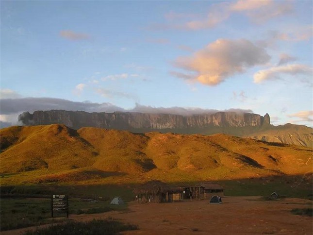 Những tập tục lạ kỳ đối với người chết ảnh 6