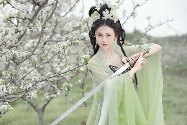 Vị hoàng hậu là mỹ nhân giỏi võ, đánh giặc cực giỏi nhưng số phận cực thảm