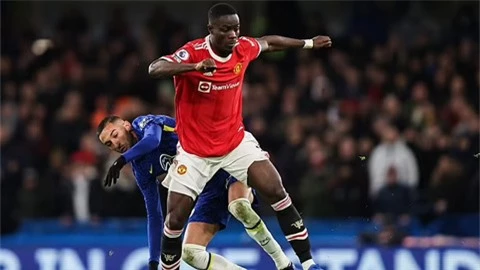 Bailly cầu xin Rangnick cho đá chính thay Maguire