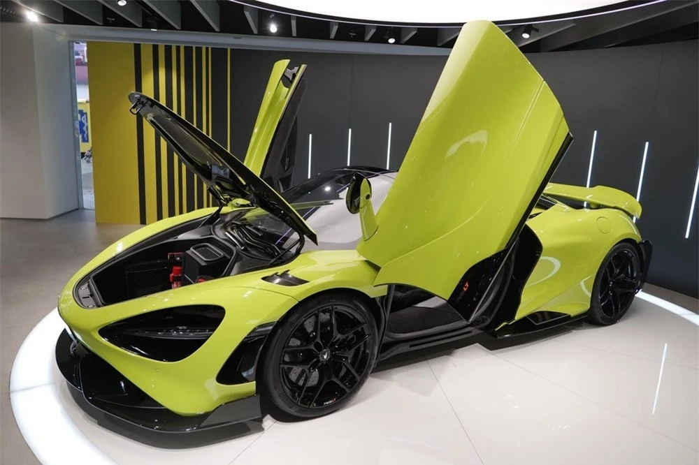 Hé lộ giá xe McLaren 765LT Spider tại Việt Nam, siêu xe mui trần có tốc độ mở mui nhanh nhất thế giới