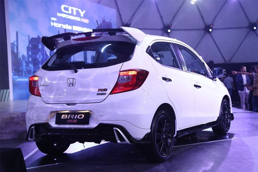 Honda Brio RS Urbanite Edition 2022 được trang bị cánh gió mui cỡ lớn