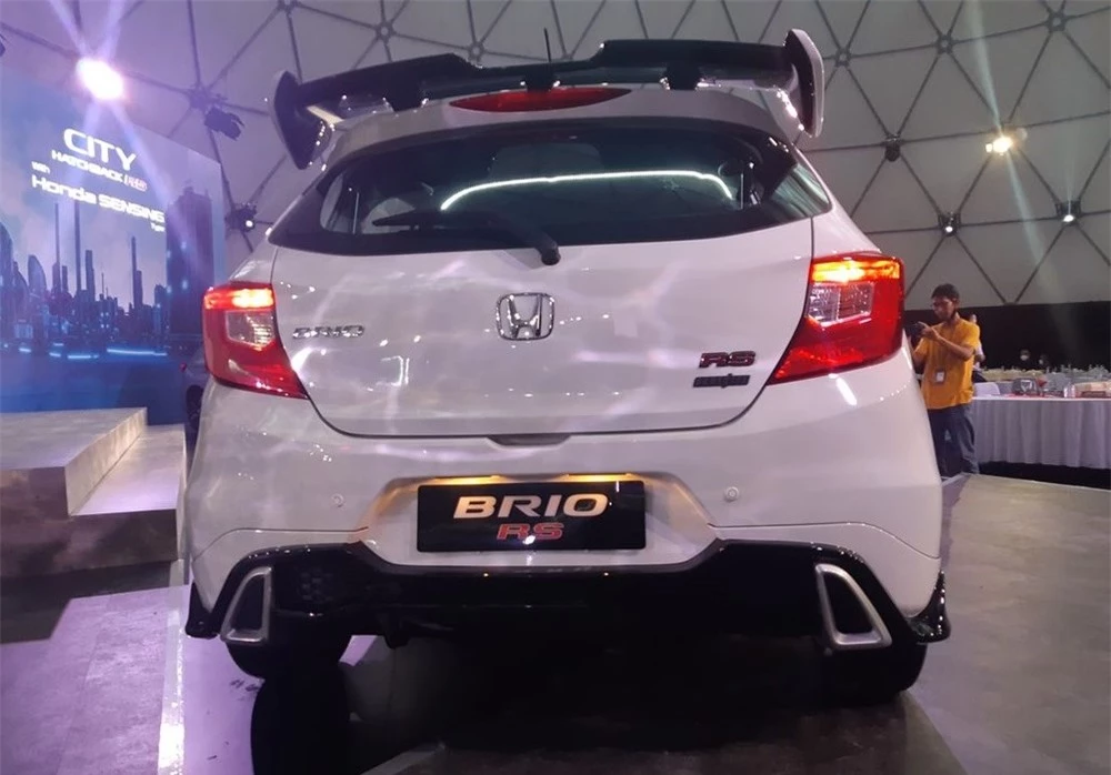 Honda Brio RS Urbanite Edition 2022 có logo mới trên cửa cốp sau