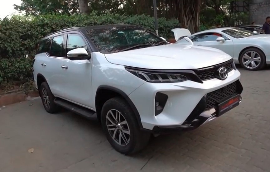 "Mục sở thị" Toyota Fortuner Legender bọc thép chống đạn, nặng hơn 1,5 tấn so với xe tiêu chuẩn