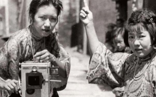 Nhan sắc của phụ nữ cuối thời nhà Thanh như thế nào? Ngay ảnh đầu tiên đã xuýt xoa