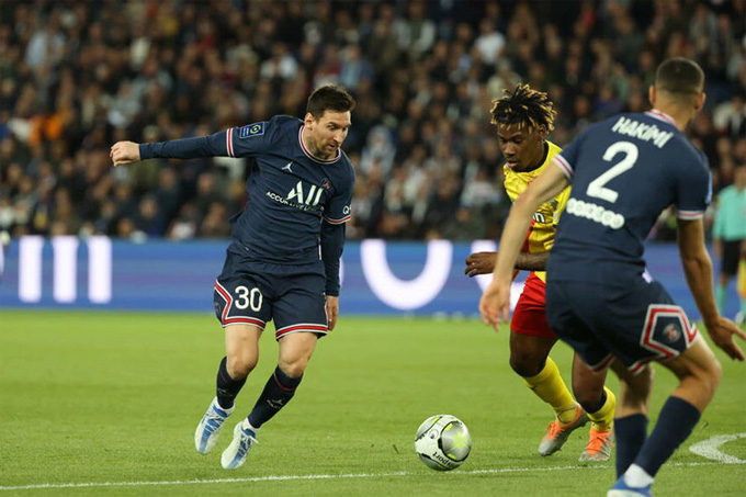 Messi lập siêu phẩm trong ngày PSG lên ngôi vô địch