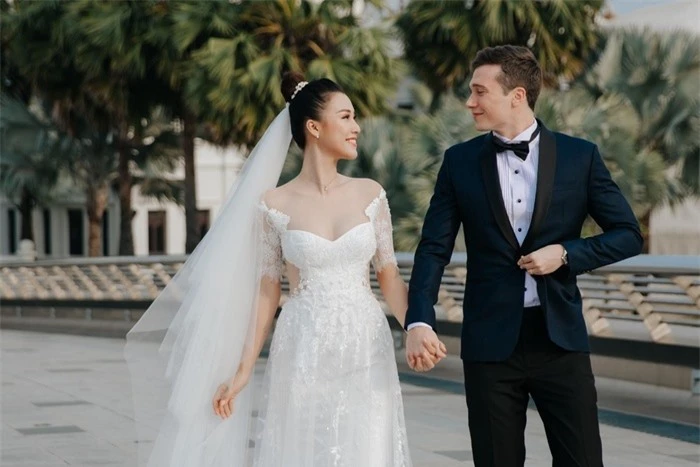 2 mỹ nhân Việt ly hôn chồng ngoại quốc năm 2022: Người im lặng, kẻ đăng tâm thư dài dằng dặc