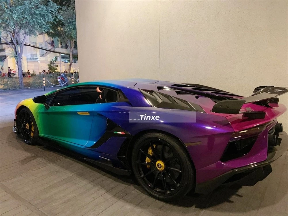 Chiếc xe Lamborghini Aventador SVJ này nguyên bản mang màu vàng