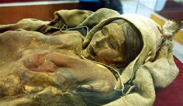 Phát hiện xác ướp 4000 năm tuổi bị chôn vùi tại Trung Quốc, chuyên gia giám định ADN tiết lộ danh tính thật sự gây ngỡ ngàng - Ảnh 1.
