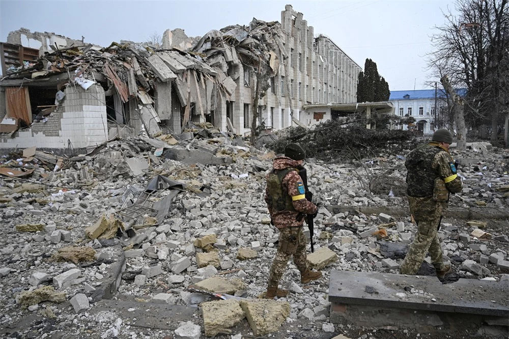 Quân đội Nga vượt ranh giới Kharkov, tiến vào Donetsk - Lực lượng Ukraine sắp hết đạn? - Ảnh 15.