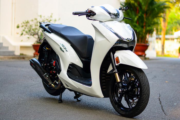 Cận cảnh Honda SH 350i với gói độ hơn nửa tỷ đồng