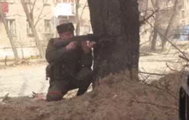 Quân đội Nga vượt ranh giới Kharkov, tiến vào Donetsk - Lực lượng Ukraine sắp hết đạn?