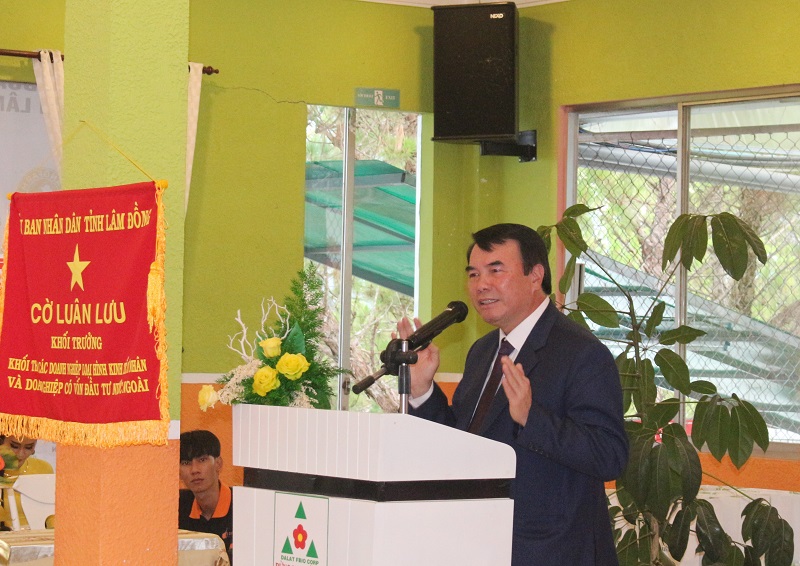 Tiến sĩ Phạm S - Phó Chủ tịch UBND tỉnh Lâm Đồng chia sẻ thông tin tại hội nghị.