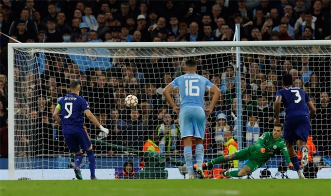 Benzema ấn định tỷ số trận Man City vs Real ở phút 82