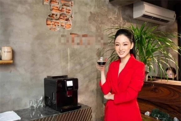 Hoa hậu Trương Hồ Phương Nga: 2 năm trong trại giam Chí Hòa, phòng có 28 mét vuông và có tổng cộng 23 người