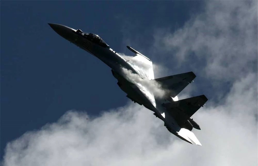 Máy bay chiến đấu Su-35 Nga bị bắn rơi trên chiến trường: Vì đâu nên nỗi? - Ảnh 1.
