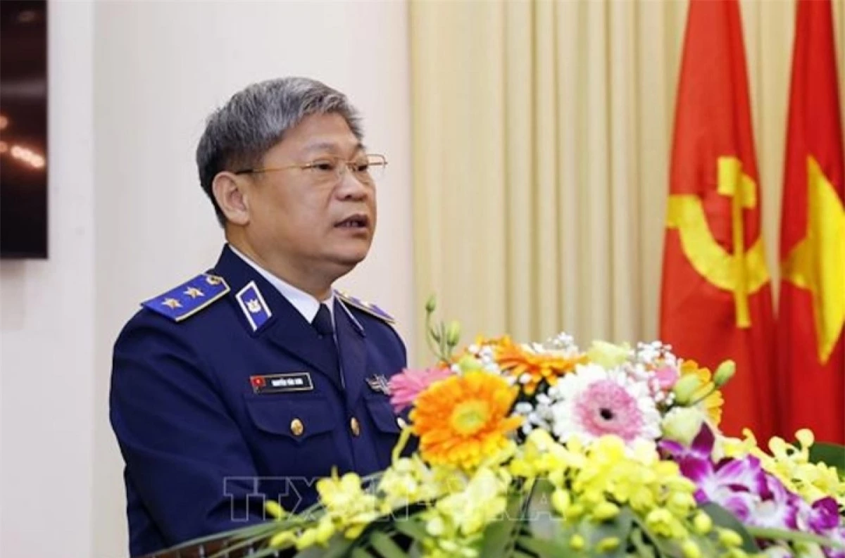 Cựu tư lệnh Cảnh sát biển Nguyễn Văn Sơn cùng một số tướng lĩnh khác vừa bị Cơ quan điều tra Bộ Quốc phòng khởi tố, bắt tạm giam về tội tham ô tài sản. (Ảnh: TTXVN)