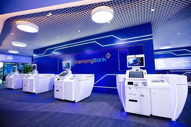 Hệ thống các máy giao dịch tự động ATM thế hệ mới (Smart Teller Machine - STM) tại các phòng giao dịch 5 sao kiểu mẫu của KienlongBank.