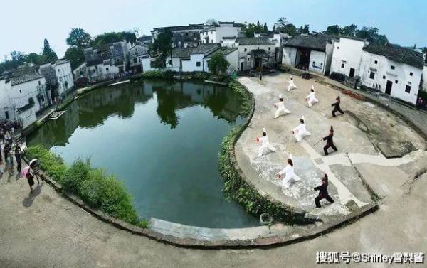 Bí ẩn ngôi làng cổ hơn 600 năm "không ai dám vào" ở Trung Quốc: Là nơi 1/4 hậu duệ Gia Cát Lượng ở, bài trí theo kiểu này thì chỉ có "cao nhân" mới dám ra vào