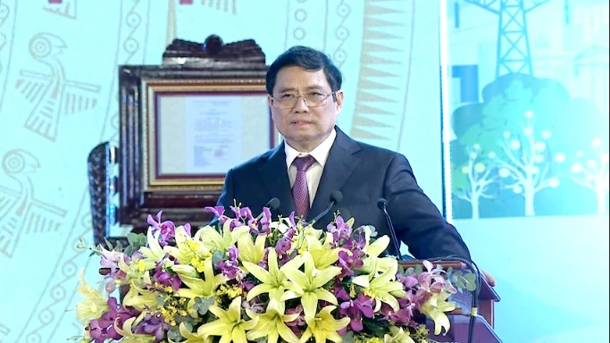 H1 Thủ tướng Phạm Minh Chính biểu dương đánh giá cao sự nỗ lực và thành tựu mà Đảng bộ, chính quyền, quân và dân tỉnh Sóc Trăng đã đạt được trong suốt chặng đường 30 năm qua.
