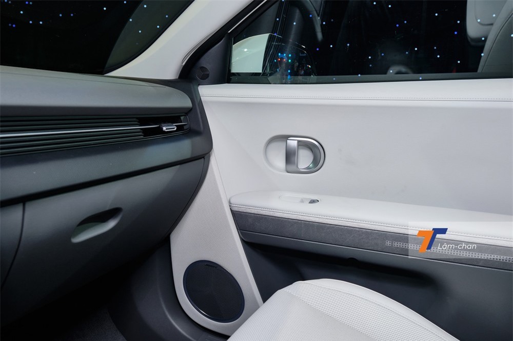 Không chỉ “xanh” ở việc vận hành hoàn toàn bằng điện, Hyundai Ioniq 5 2022 còn “xanh” ngay từ bước lựa chọn vật liệu làm nội thất.