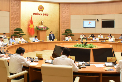 Thủ tướng lưu ý, dịp nghỉ lễ 30/4 năm ngoái chính là thời điểm bùng phát dịch COVID-19