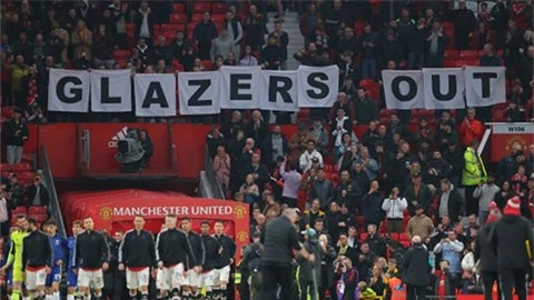 Fan MU biểu tình yêu cầu 'nhà Glazer cút đi'