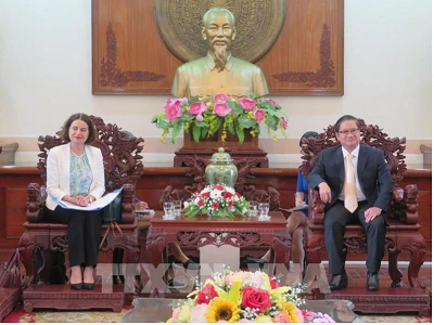 Ông Trần Việt Trường, Chủ tịch UBND TP Cần Thơ tiếp Đoàn công tác Đại sứ quán Australia tại Việt Nam