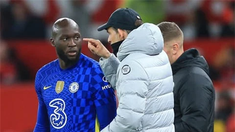 Ví MU với 'rác rưởi', Lukaku bị la ó khi trở lại Old Trafford