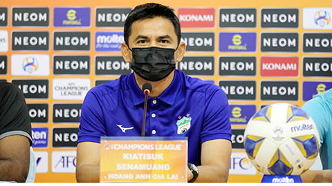 HLV Kiatisak: 'HAGL quyết có điểm để tri ân khán giả'