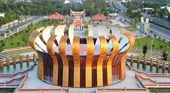 Đền thờ Vua Hùng TP Cần Thơ, đáp ứng nhu cầu tín ngưỡng của người dân Đồng bằng sông Cửu Long.