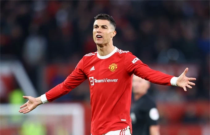 Ronaldo ghi bàn đều đặn nhưng MU vẫn không thể bay cao