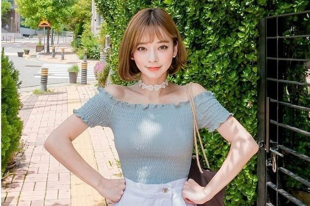 Biến mình thành 'cây treo đồ' di động với loạt áo trễ vai đẹp đỉnh hè này