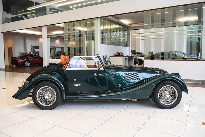 Cận cảnh xe mui trần Morgan Plus Four 2022 tại Việt Nam