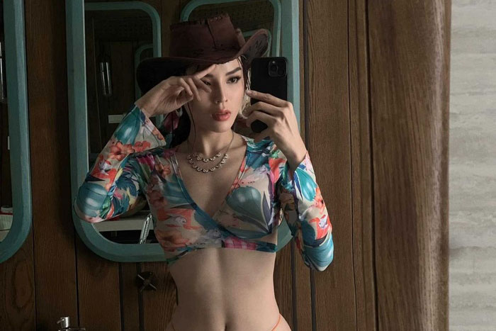 Kỳ Duyên - Minh Triệu liên tục khoe body cực 'cháy': Người vòng 1 căng tràn, người vòng eo con kiến!