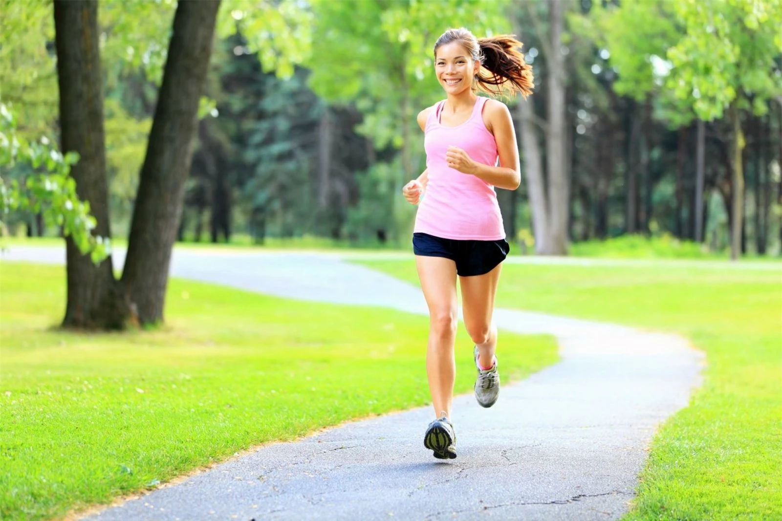 Tại sao chạy bộ buổi chiều lại tốt hơn buổi sáng?