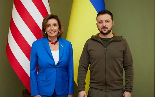 Chủ tịch Hạ viện Mỹ Pelosi gặp Tổng thống Ukraine Zelensky, cam kết điều gì với Kiev?