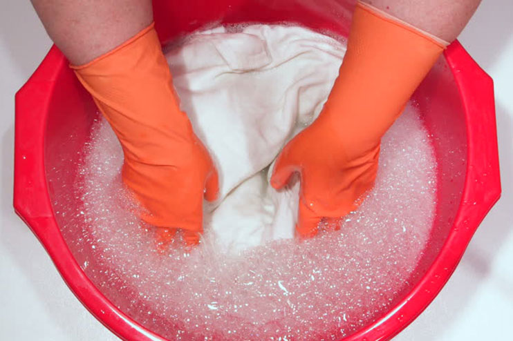 3 cách tẩy quần áo mà không bị lem màu