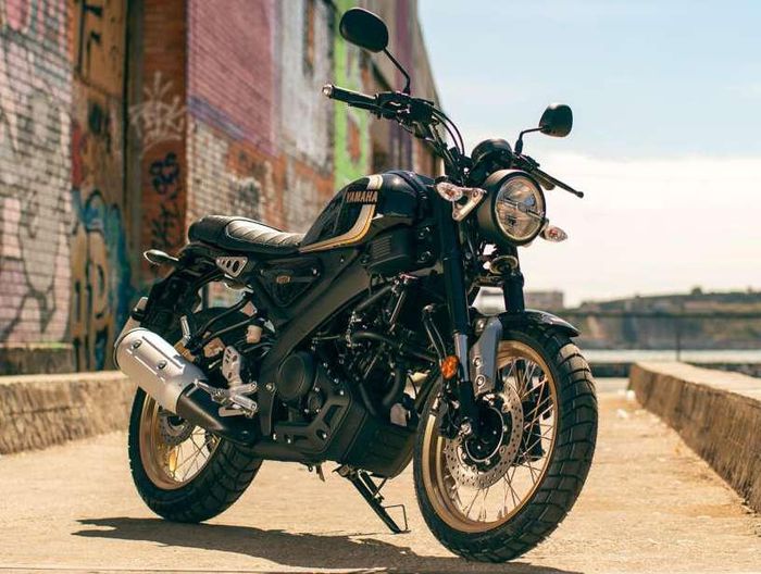 Cận cảnh Yamaha XSR125 Legacy vành nan hoa vừa ra mắt