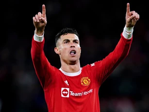 Ronaldo gửi thông điệp tới Ten Hag sau trận thắng Brentford