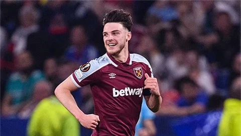 MU đơn độc hỏi mua Declan Rice