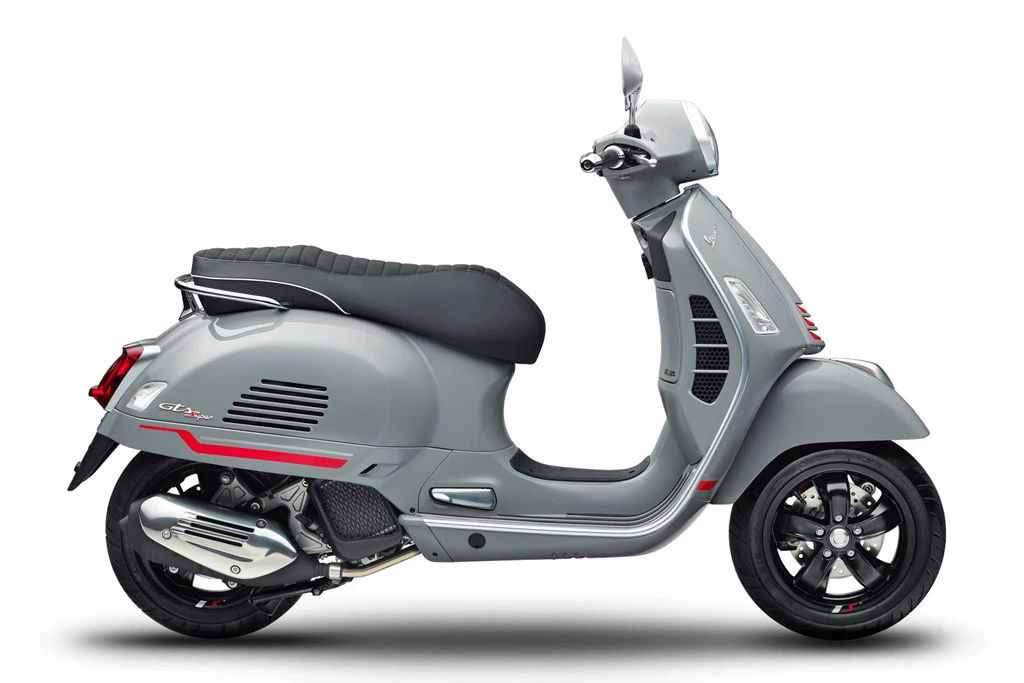 Vespa GTS.