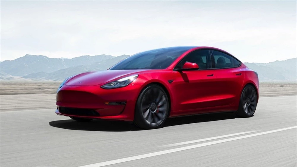 Tesla Model 3 Long Range All-Wheel Drive