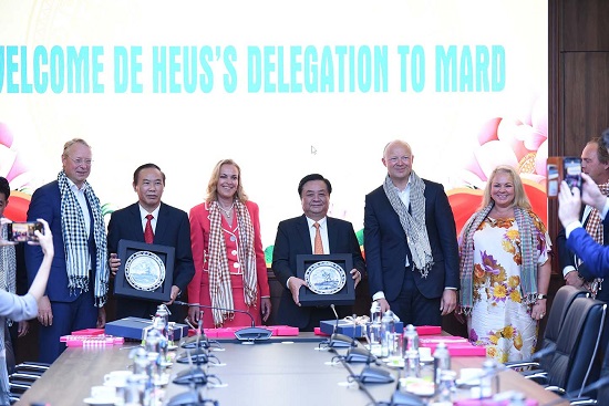 Bộ trưởng Lê Minh Hoan: Đề nghị De Heus tiếp tục đầu tư mở rộng sản xuất tại Việt Nam