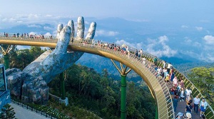 Du lịch đang tạo “xúc tác” tăng trưởng cho ngành giao thông vận tải và bán lẻ 