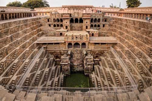 Giếng bậc thang kỳ vĩ nhất thế giới trông như mê cung kỳ diệu hút hồn du khách