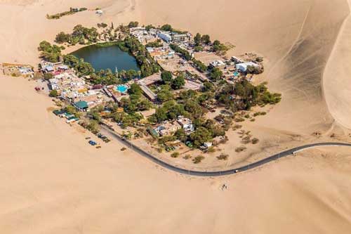 Ngôi làng tách biệt với thế giới bên ngoài được che chắn bởi sa mạc tuyệt đẹp