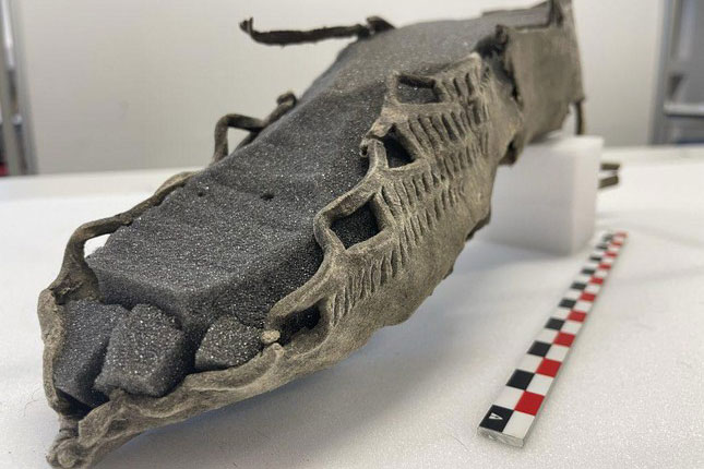 Bí ẩn đằng sau chiếc dép da 1.700 năm tuổi vừa được tìm thấy