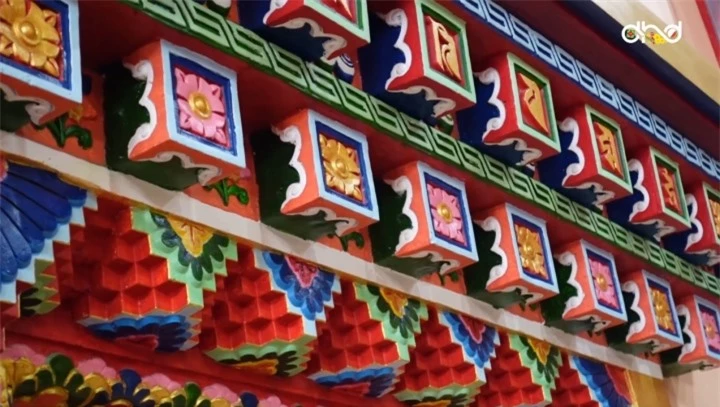Ngôi chùa mang phong cách Bhutan giữa lòng Hà Nội rực rỡ với họa tiết sắc màu - 9