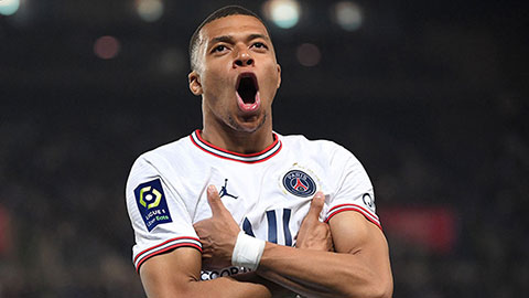 Mẹ Mbappe phủ nhận con trai gia hạn với PSG, mở đường tới Real?