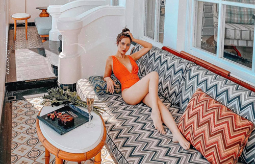 Ảnh: Ngắm Huyền Lizzie tự tin khoe vóc dáng gợi cảm ở tuổi 32